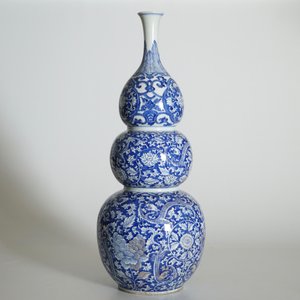 Een grote Chinese blauw-witte driedubbele gourde vaas, Kangxi — foto 23