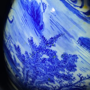 Een grote Chinese blauw-witte flesvormige vaas, 19e eeuw — foto 11