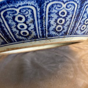 Een grote Chinese blauw-witte kalebasvaas met florale slingers, 19/20e eeuw — foto 20