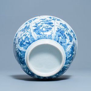 Een grote Chinese blauw-witte kom met florale vakverdeling, Kangxi — foto 7