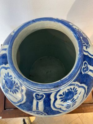 Een grote Chinese blauw-witte pot met een fazant, Ming — foto 5