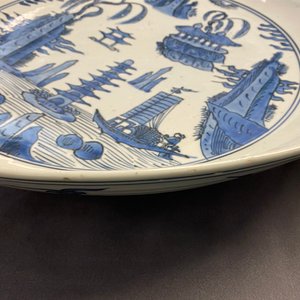 Een grote Chinese blauw-witte schotel met een landschap met pagode, Jiajing — foto 19
