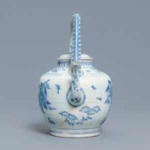 Een grote Chinese blauw-witte theepot met insecten bij bloesems, Hatcher cargo scheepswrak, Transitie periode — foto 3