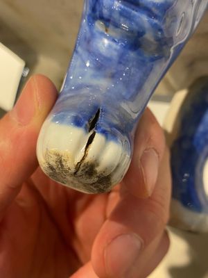Een grote Chinese blauw-witte vijfdelige altaargarnituur, 19e eeuw — foto 42