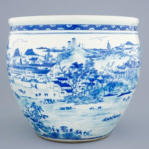 Een grote Chinese blauw-witte viskom met een zicht op Canton, 19e eeuw — foto 3
