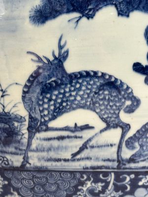 Een grote Chinese blauw-witte vissenkom, Jiaqing — foto 15