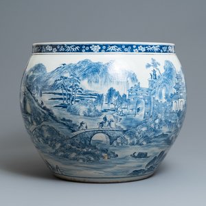 Een grote Chinese blauw-witte vissenkom met landschapsdecor rondom, Qianlong — foto 1