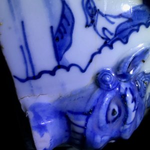 Een grote Chinese blauw-witte wierookbrander met de acht onsterfelijken, Wanli — foto 15