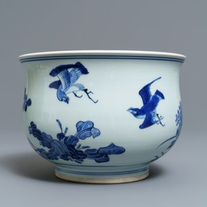 Een grote Chinese blauw-witte wierookbrander met vogels blij bloesems, Transitie periode — foto 1