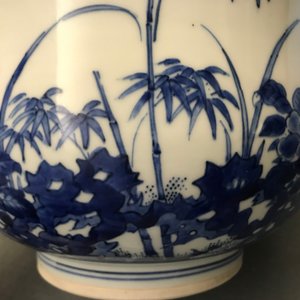 Een grote Chinese blauw-witte wierookbrander met vogels blij bloesems, Transitie periode — foto 8