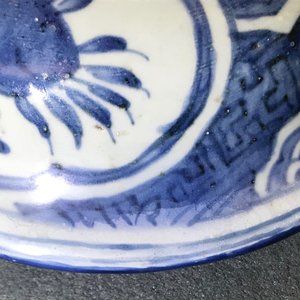 Een grote Chinese blauwwitte balustervaas met deksel, Wanli — foto 19