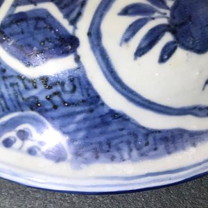 Een grote Chinese blauwwitte balustervaas met deksel, Wanli — foto 20