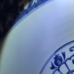 Een grote Chinese blauwwitte kom met ornamentdecor, Kangxi — foto 13
