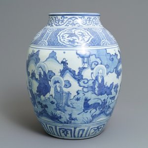 Een grote Chinese blauwwitte vaas met decor van onsterfelijken, Wanli — foto 1