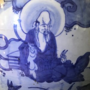 Een grote Chinese blauwwitte vaas met decor van onsterfelijken, Wanli — foto 26
