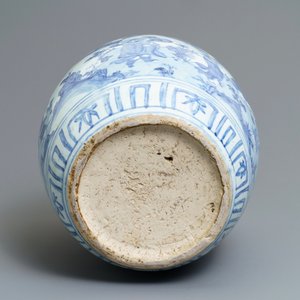 Een grote Chinese blauwwitte vaas met decor van onsterfelijken, Wanli — foto 6