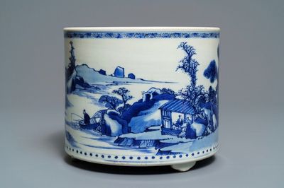 Een grote Chinese blauwwitte wierookbrander met figuren in een landschap, Kangxi