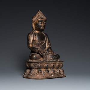 Een grote Chinese bronzen Boeddha met sporen van vergulding, Kangxi merk, Qing — foto 1