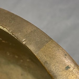 Een grote Chinese bronzen driepotige wierookbrander, 18/19e eeuw — foto 15