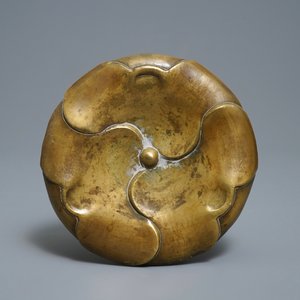 Een grote Chinese bronzen driepotige wierookbrander op sokkel, 19e eeuw — foto 8