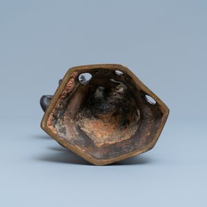 Een grote Chinese bronzen figuur van Li Tieguai, Ming — foto 7