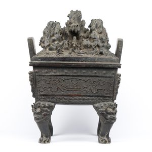 Een grote Chinese bronzen wierookbrander met deksel met rotslandschap met een draak en diverse dieren, Yuan — foto 3