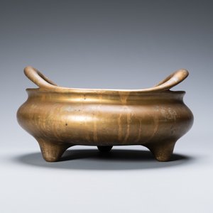 Een grote Chinese bronzen wierookbrander op sokkel, Chenghua merk, 17/18e eeuw — foto 5