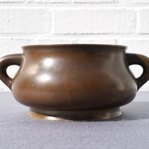 Een grote Chinese bronzen wierookbrander, Xuande merk, 18e eeuw — foto 8
