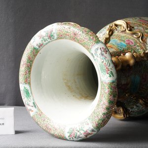 Een grote Chinese Canton famille rose vaas, 19e eeuw — foto 9