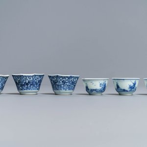 Een grote Chinese 'capucijner' theepot, een blauw-witte kwispedoor en divers theegoed, Kangxi/Qianlong — foto 8