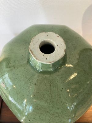 Een grote Chinese celadon-geglazuurde octagonale 'meiping' vaas, 18/19e eeuw — foto 4