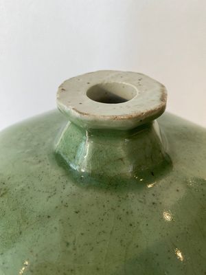 Een grote Chinese celadon-geglazuurde octagonale 'meiping' vaas, 18/19e eeuw — foto 8