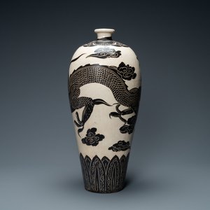 Een grote Chinese Cizhou 'meiping' vaas met een draak, Song/Yuan — foto 3