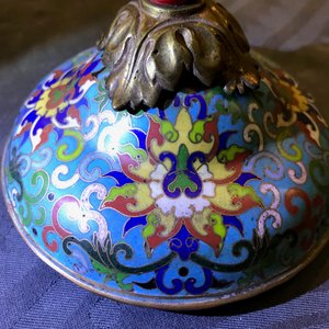 Een grote Chinese cloisonné en ingelegd verguld bronzen 'Duomuhu' kan, Republiek, 20e eeuw — foto 12