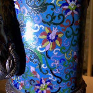 Een grote Chinese cloisonné en ingelegd verguld bronzen 'Duomuhu' kan, Republiek, 20e eeuw — foto 23