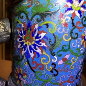 Een grote Chinese cloisonné en ingelegd verguld bronzen 'Duomuhu' kan, Republiek, 20e eeuw — foto 33