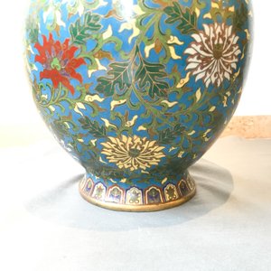 Een grote Chinese cloisonné hu vaas met lotusslingers, gemerkt Qi Yu Bao Tung Chih Chen, 19e eeuw — foto 16