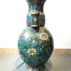 Een grote Chinese cloisonné hu vaas met lotusslingers, gemerkt Qi Yu Bao Tung Chih Chen, 19e eeuw — foto 17