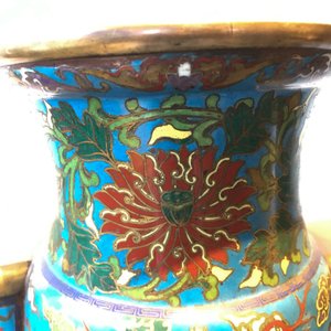 Een grote Chinese cloisonné hu vaas met lotusslingers, gemerkt Qi Yu Bao Tung Chih Chen, 19e eeuw — foto 23