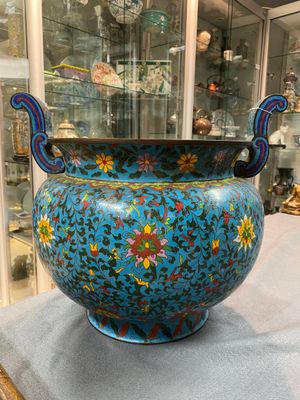 Een grote Chinese cloisonné jardinière, Ming merk, 19e eeuw — foto 1