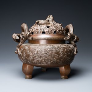 Een grote Chinese driepotige bronzen wierookbrander met draken als handgrepen, Xuande merk, 18/19e eeuw — foto 4