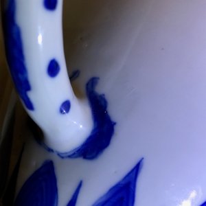 Een grote Chinese ei-vormige blauwwitte theepot, Kangxi — foto 12