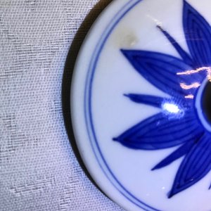 Een grote Chinese ei-vormige blauwwitte theepot, Kangxi — foto 8