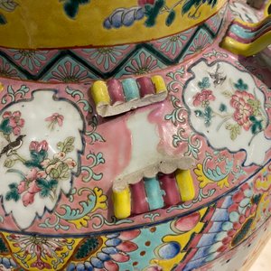 Een grote Chinese famille rose 'draken en feniksen' vaas voor de Straits of Peranakan markt, 19e eeuw — foto 9