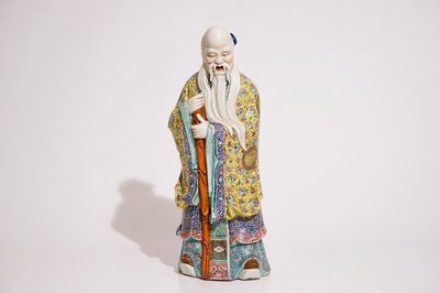 Een grote Chinese famille rose figuur van Shou Lao, 19e eeuw