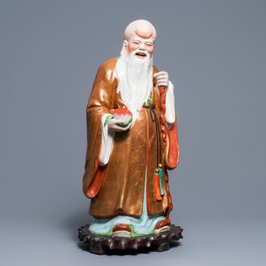 Een grote Chinese famille rose figuur van Shou Lao, Republiek, 20e eeuw — foto 1
