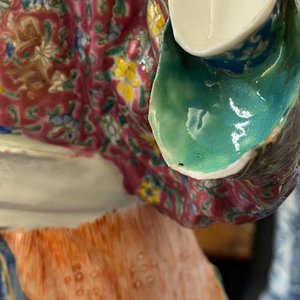 Een grote Chinese famille rose groep met een jongen staand op een krab, 19e eeuw — foto 8