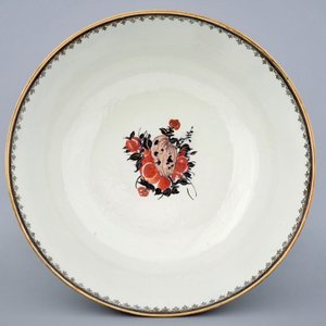 Een grote Chinese famille rose kom met mandarijns decor, Qianlong — foto 5