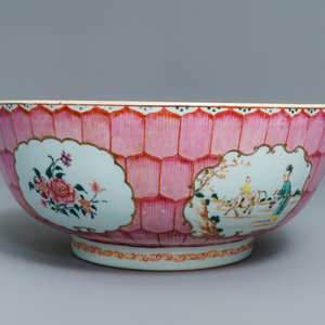 Een grote Chinese famille rose 'lotus' kom met mandarijns decor, Qianlong — foto 5