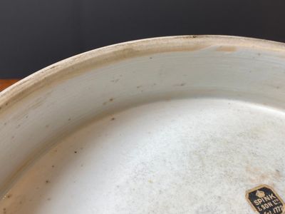 Een grote Chinese famille rose punchkom met decor van de vossenjacht, Qianlong — foto 10
